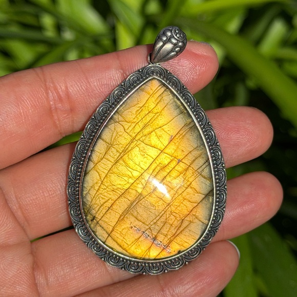 Jewelry - Sterling silver large statement‎ golden labradorite pendant 0359